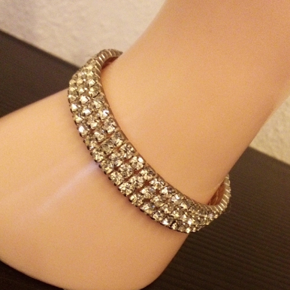 Crystal Pavé‎ Stretch Bracelet - Silver Tone